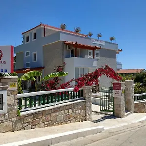 Hotel Augustus Dhërmi